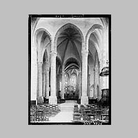Rotonde, croisee du transept, vue axiale vers le choeur, photo Deneux, Henri (Collection), culture.gouv.fr.jpg